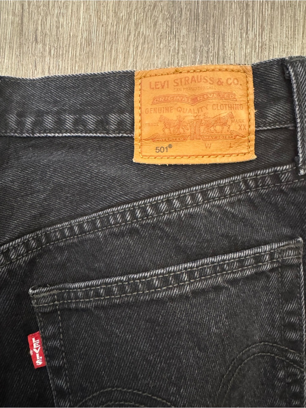 Levi's 501 Original Chaps Jeans in black & gray - Picture 6 of 7